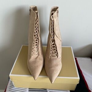 Elegant Tan Lace-Up Ankle Boots